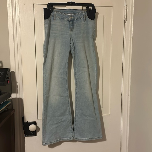 Under belly flare maternity jeans- light wash - Picture 1 of 3